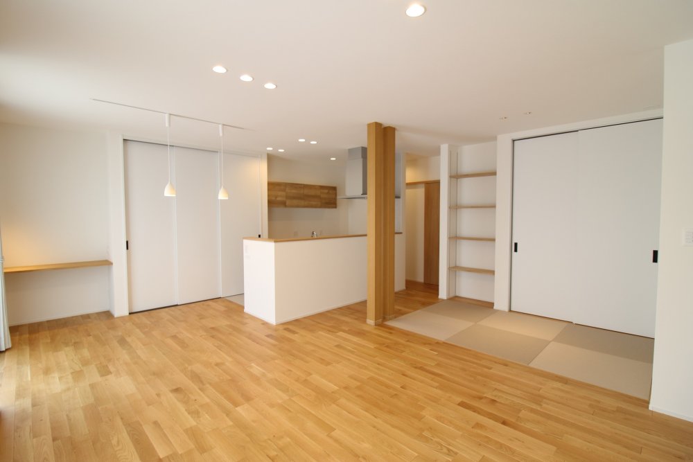木の温もりが心地良いナチュラルモダンな平屋