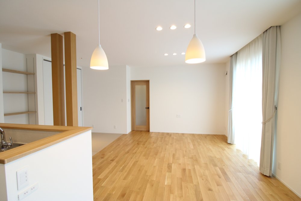 木の温もりが心地良いナチュラルモダンな平屋