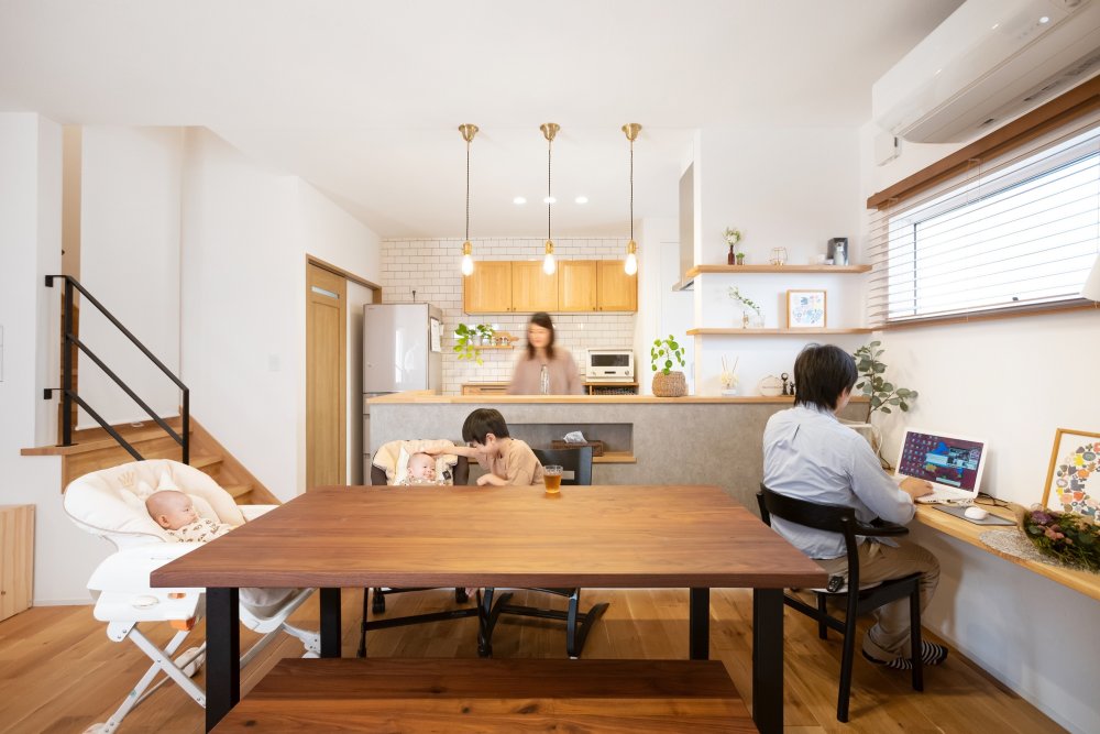 ヴィンテージな雰囲気の自然素材の家