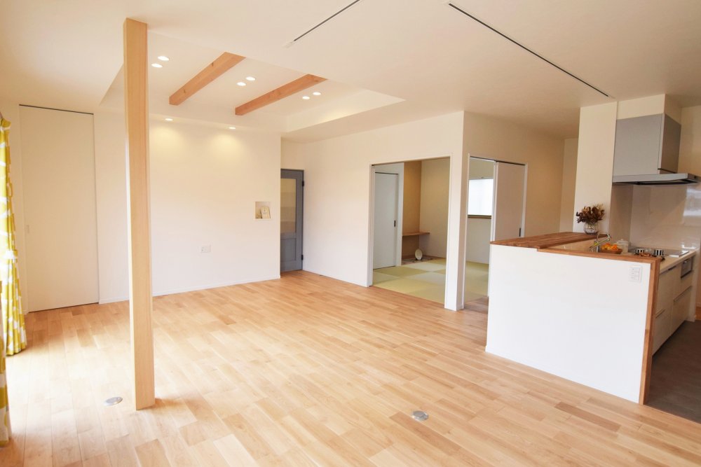 家族との距離を大切にしたプロヴァンス風の平屋