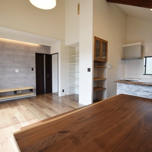 使いやすくモダンに全面リフォーム