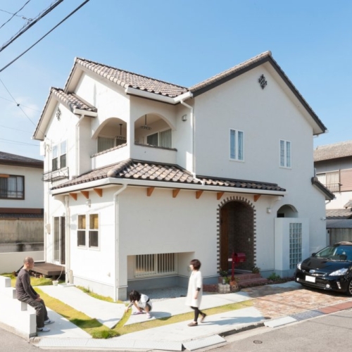 大人仕様の南仏スタイルが素敵な家