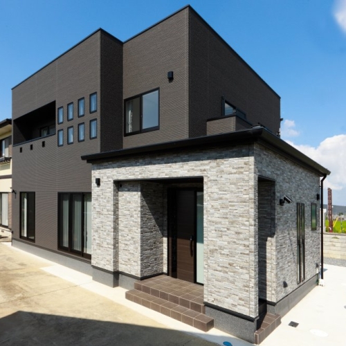 格調高い大人モダンの家